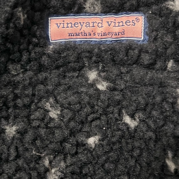 Women’s Vineyard Vines pullover - Picture 3 of 5
